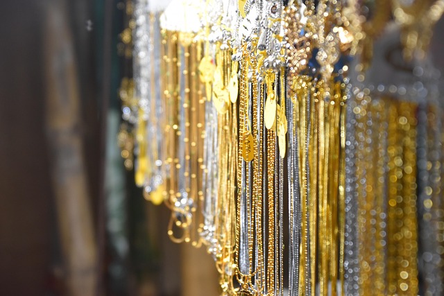 jewelry-insurance-640x480-74365991.jpeg