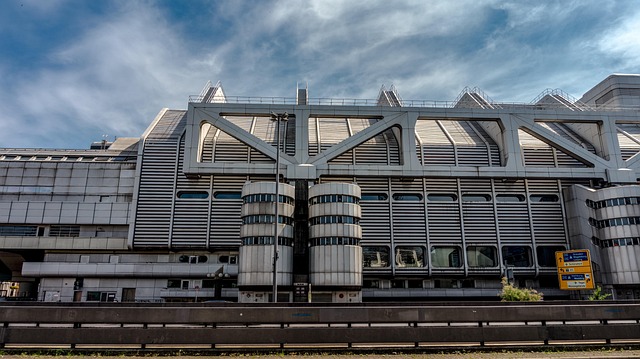 metal-buildings-640x480-16680036.jpeg