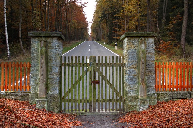 concrete-driveway-640x480-4066753.jpeg